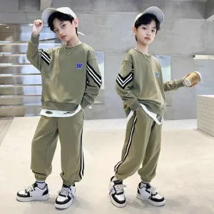 Boys' clothing set . مجموعة ملابس أولاد