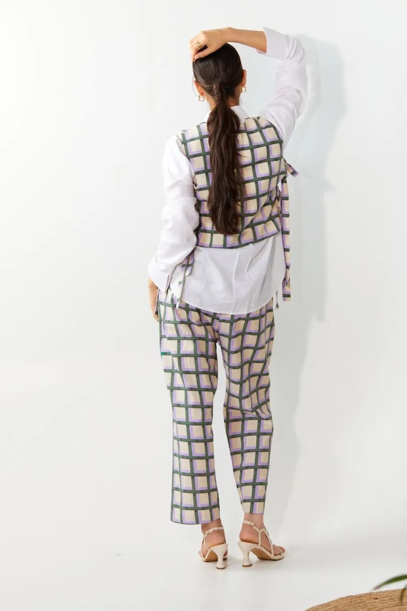 Linear Escape Set