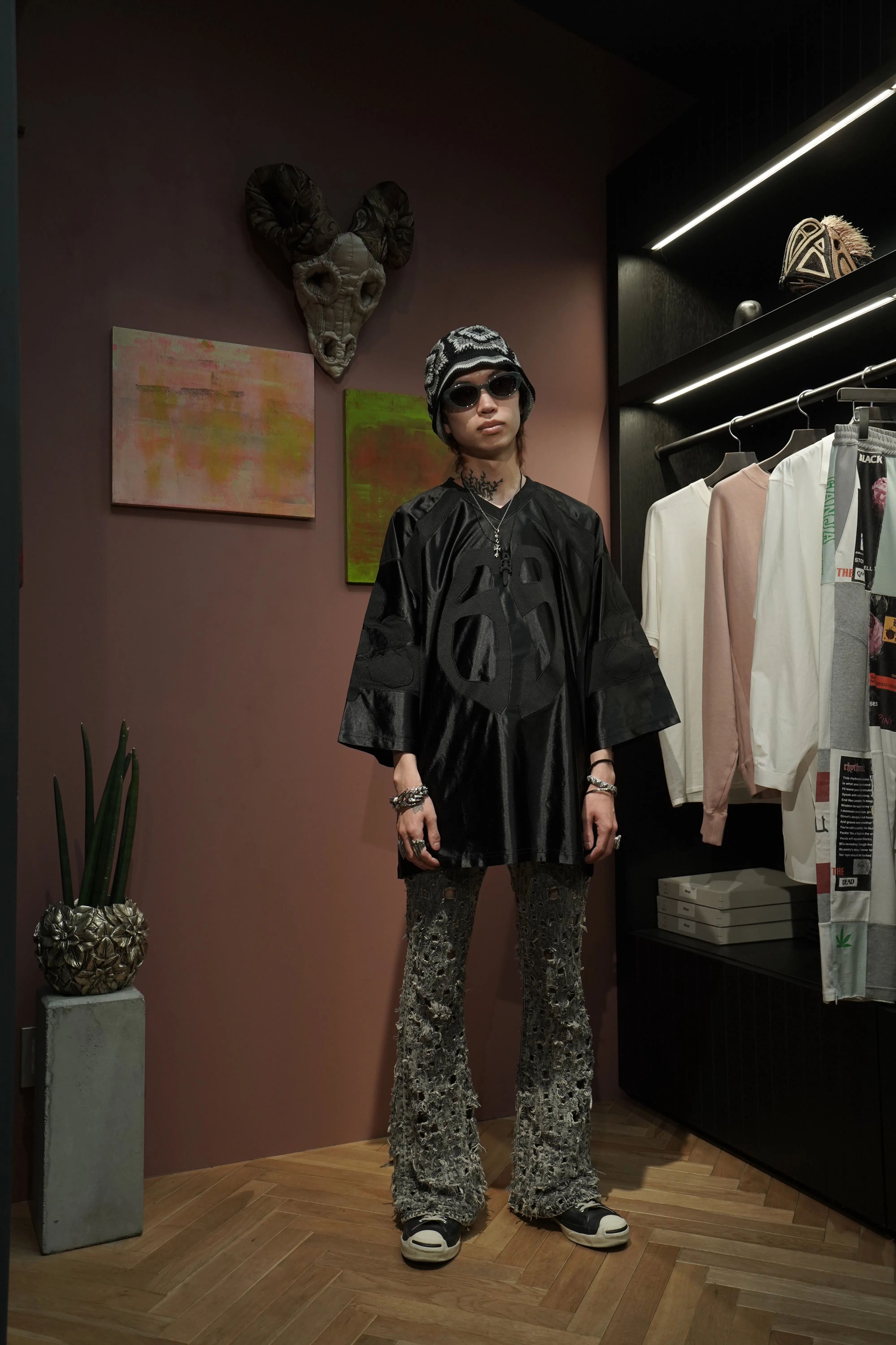 SUGARHILL CRASHED BLACK MODERN DENIM FLARED TROUSERS (FADED BLACK)